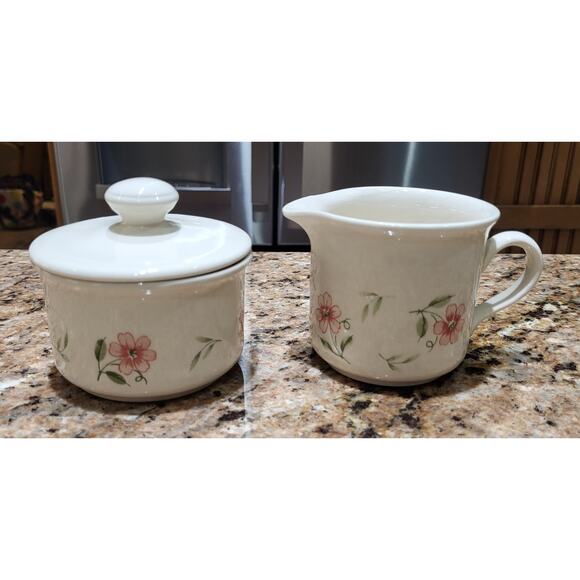 Biltons Made In England Sugar With Lid & Creamer Set Pink Flowers - Picture 3 of 16